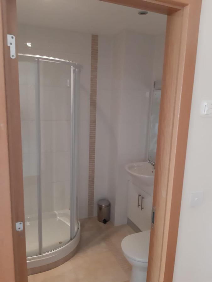 סליגו Lila Lake Isle Luxury Aparthotel מראה חיצוני תמונה